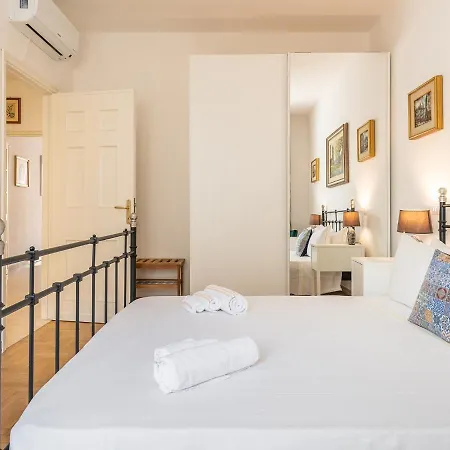 On Shopping Street Apartment *