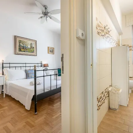 Apartment On Shopping Street