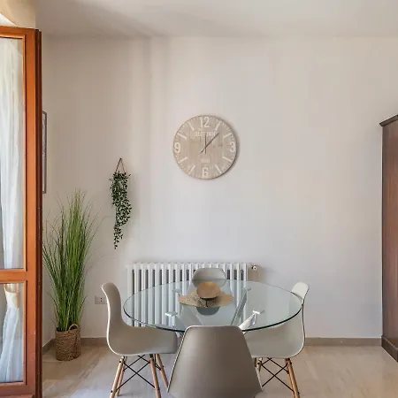 On Shopping Street Apartment *