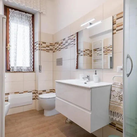 On Shopping Street Apartment Cagliari